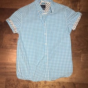 Short sleeve button up